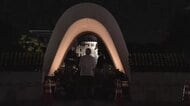 未明に折り鶴を捧げる少女　あの日から81年　平和を祈る「原爆の日」ドキュメント　