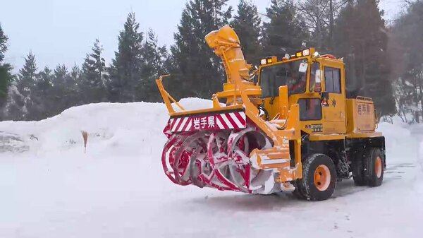 除雪車オペレーター育成へ実地訓練 今冬雪多く負担増大 除雪作業を行う