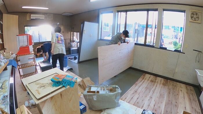 空き家を駄菓子店に改装