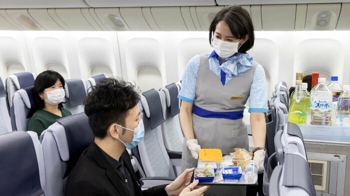 機内での食事を再現すると楽しいかもしれない