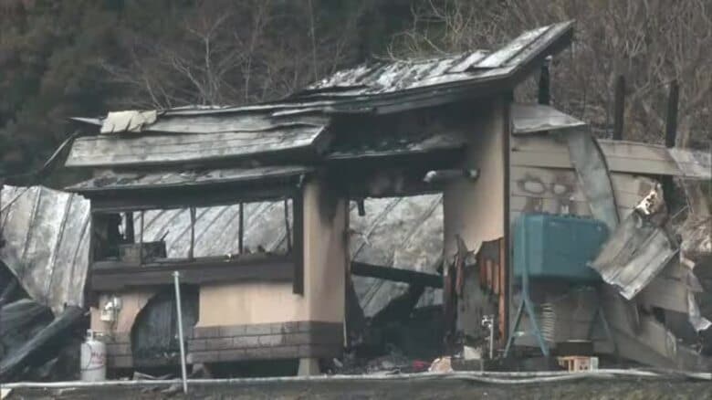 北秋田市で住宅1棟全焼　火元の70代の妻と連絡取れず　「家が燃えている」帰省していた息子が通報　秋田｜FNNプライムオンライン