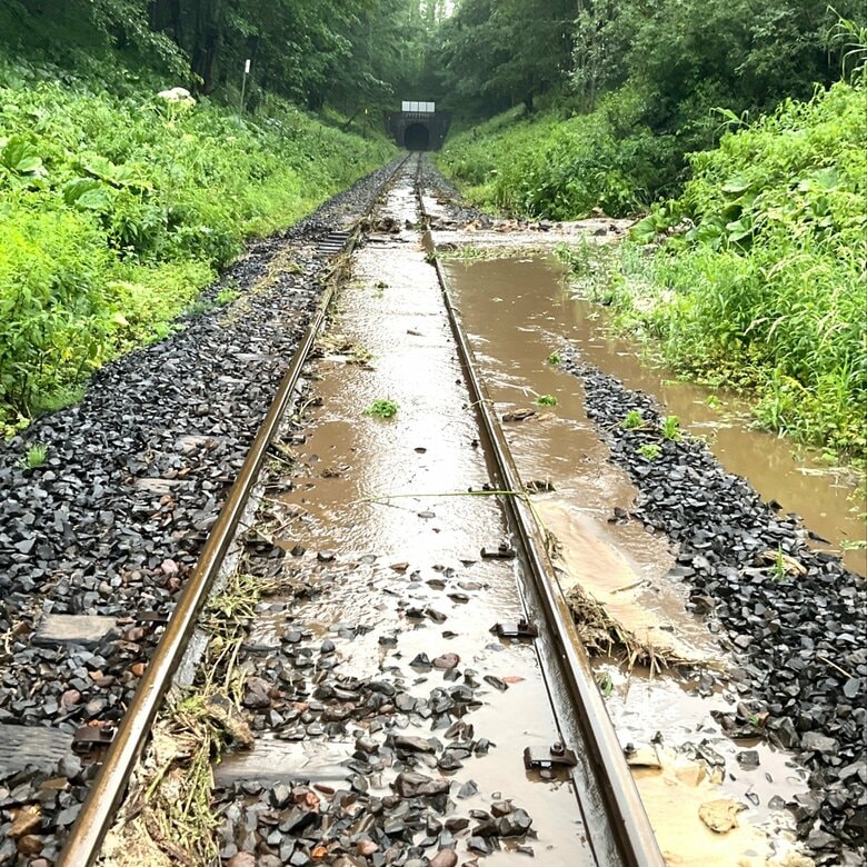【線路冠水・土砂流入も】大雨の影響で特急13本含む列車56本運休…土砂流入が見つかった石北線の北見～網走間は13日も終日運休に＜JR北海道＞｜FNNプライムオンライン
