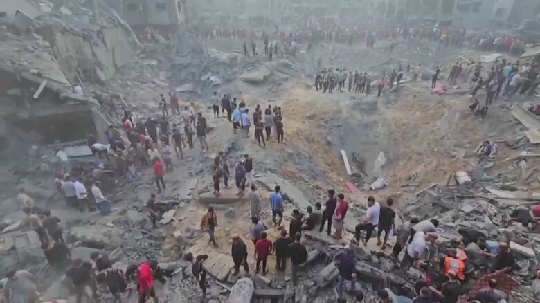 ガザ難民キャンプで「100人死亡」激しい爆発で多数の死者　イスラエルでは折り鶴で人質の無事願う｜FNNプライムオンライン