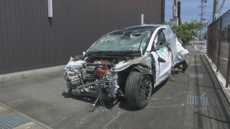 大幅な速度超過で飛び上がったか…車が住宅に突っ込み女子大学生が死亡した事故で19歳少年を逮捕 飲酒運転か｜FNNプライムオンライン