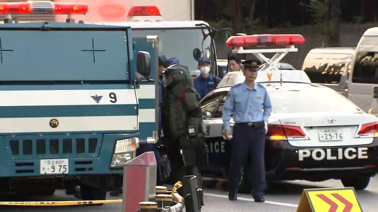 【速報】防衛省前に不審物 警視庁の爆発物処理班が出動|FNNプライムオンライン