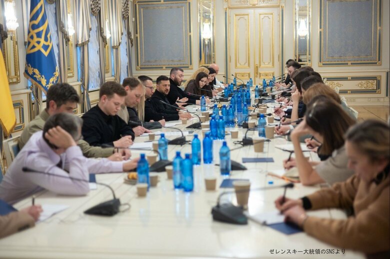 ゼレンスキー大統領「今後数カ月が重要な局面」　米露含む3者会談の実現にも言及　和平協議は「8月が区切り」との見方｜FNNプライムオンライン