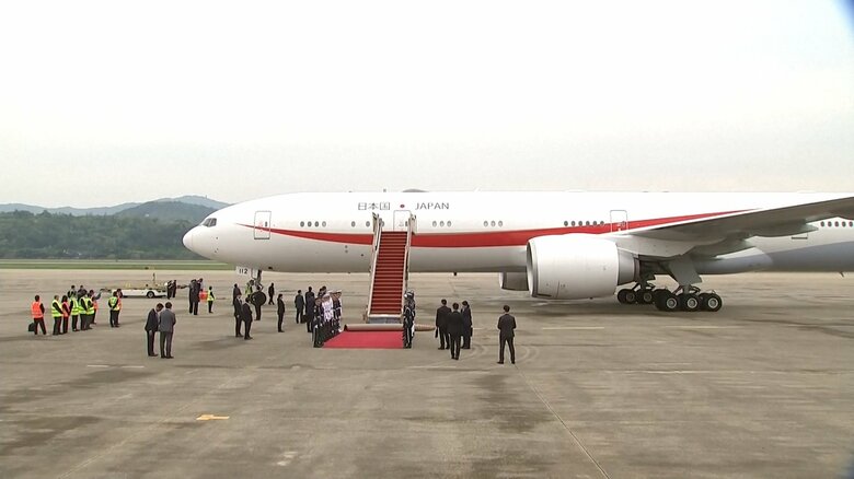 7日午前、ソウル空軍基地に到着した政府専用機