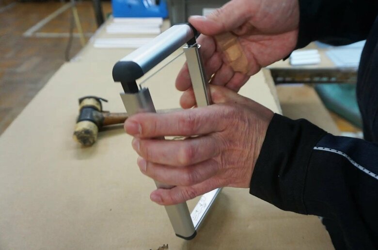 製造の流れ（その3）組み立てを開始する