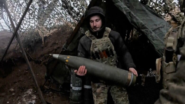ウクライナ軍155mm榴弾（約47kg）