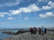 石狩市の海岸で「子どもがボートで沖に流された」と通報→まもなく救助され無事＿小樽市では「3歳ぐらいの女の子がうつ伏せで浮いているように見えた」と通報→要救助者なしと確認＜北海道＞