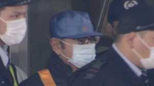 “メガネとマスクで変装” ゴーン被告107日ぶり保釈…乗り込んだ車両はスズキ製の軽ワゴン