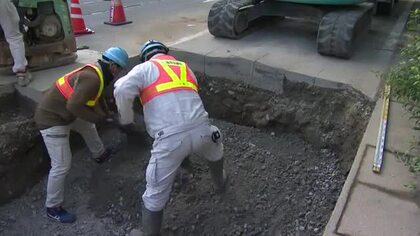 富山市中心部で漏水続く　2度目の緊急工事　60年前設置の水道管が腐食し約1センチの穴