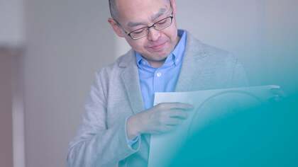 不安を「納得」に変える、中立のテクノロジー—— 未払い問題の裏側で、債務者窓口が支える“人と仕組み”の物語