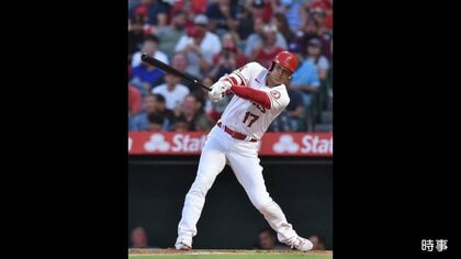 大谷翔平 ダブルヘッダー ホームラン王 ライバル と直接対決で2試合フル出場