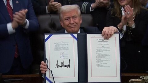 【速報】史上最長アメリカの“政府閉鎖”解消決定…トランプ大統領「つなぎ予算案」に署名　43日間の閉鎖に幕