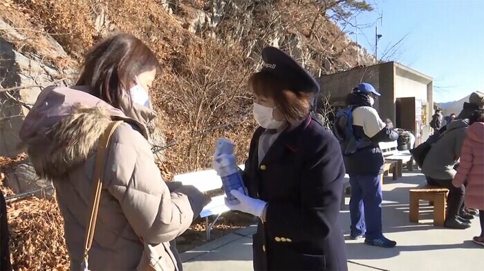 ガイドの金澤明美さん