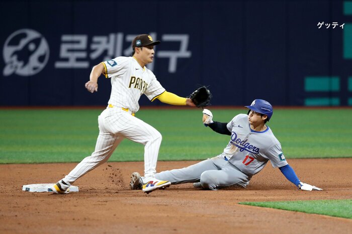 初盗塁を決める大谷選手