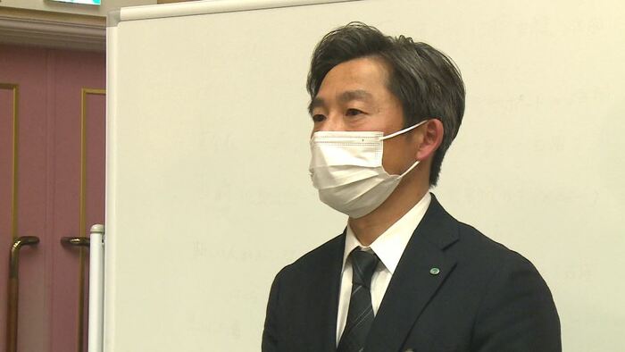地元住民への説明会後、取材に応じる長野市・荻原健司市長(2023年2月)