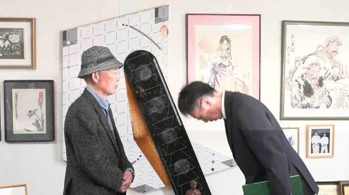 北海道猟友会砂川支部の池上治男さんに猟銃が返還