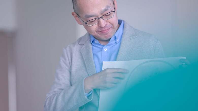 不安を「納得」に変える、中立のテクノロジー—— 未払い問題の裏側で、債務者窓口が支える“人と仕組み”の物語