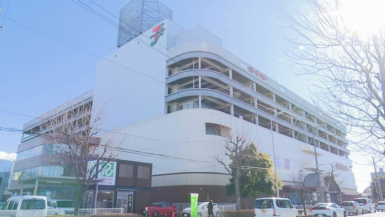 「さびしい」「思い出が」イトーヨーカドー南松本店が“最後の営業日”　閉店を惜しむ客で長い列　1998年のオープンから26年余り、総合スーパーとして営業｜FNNプライムオンライン