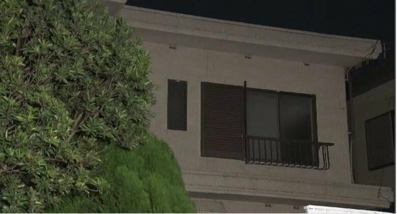 「最近見かけない」安否確認の依頼受けた警察官が住宅で“腐敗した遺体”発見 同居男性がいて死亡の経緯など捜査｜FNNプライムオンライン