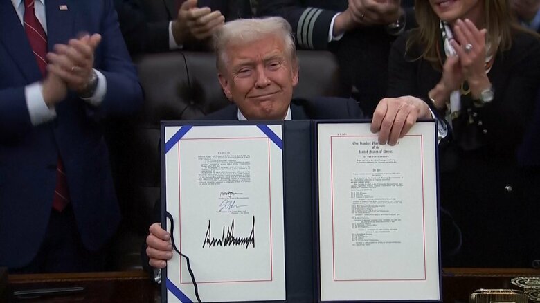 【速報】史上最長アメリカの“政府閉鎖”解消決定…トランプ大統領「つなぎ予算案」に署名　43日間の閉鎖に幕｜FNNプライムオンライン