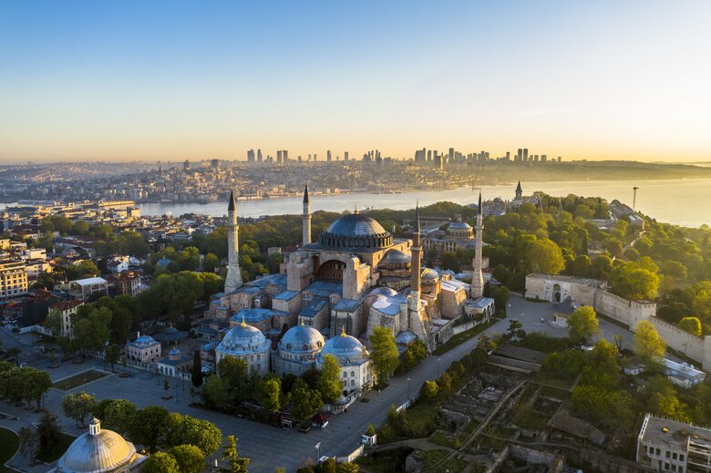 トルコ、2024年の観光業で過去最高の記録を達成