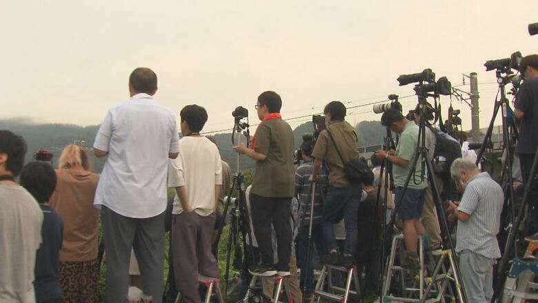 大勢の鉄道ファン