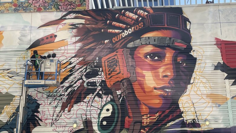 作業が進むにつれ、華やかに