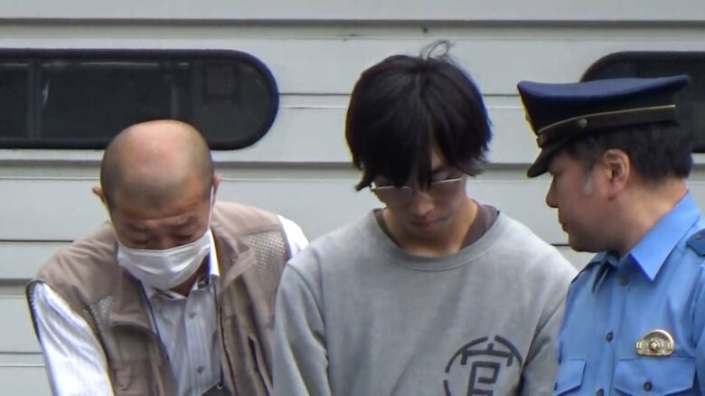 20日午前送検された宝田真月容疑者（22）