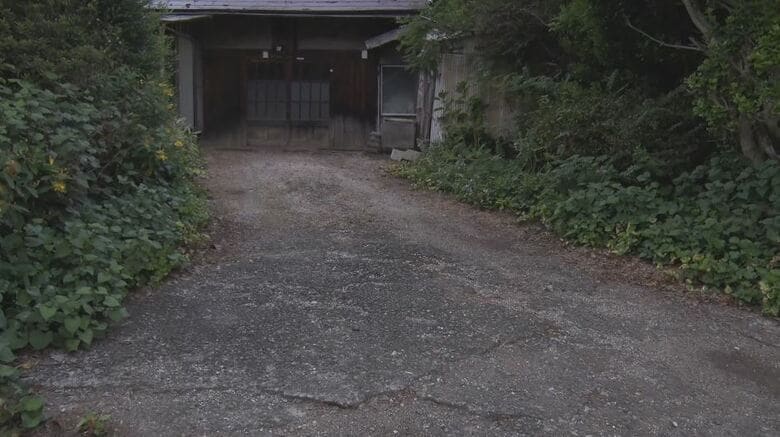 女性がクマに襲われた住宅