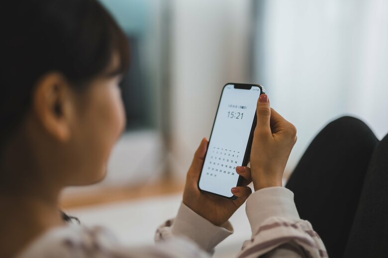 私たちは惰性的に情報を消費しているかもしれない（画像：イメージ）