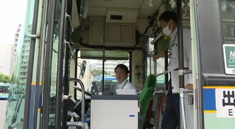 始動を受ける高橋さん
