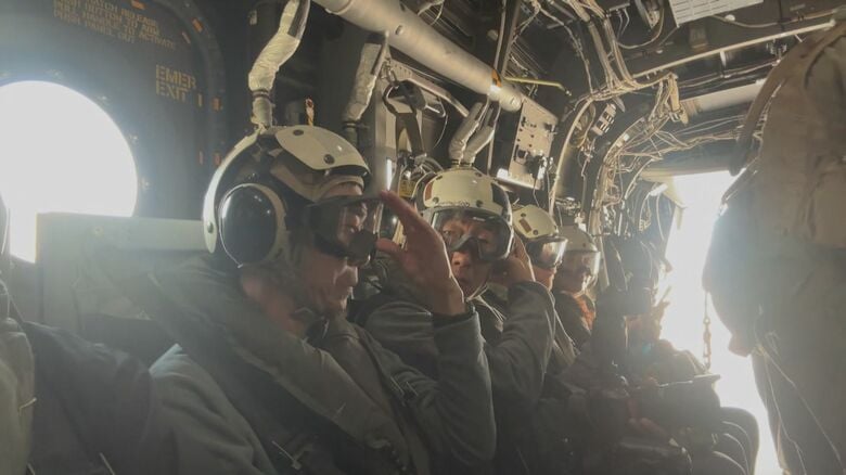 配線が剥き出しになった機内