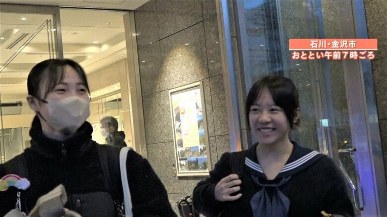 先生からの声掛けに笑顔になる受験生たち