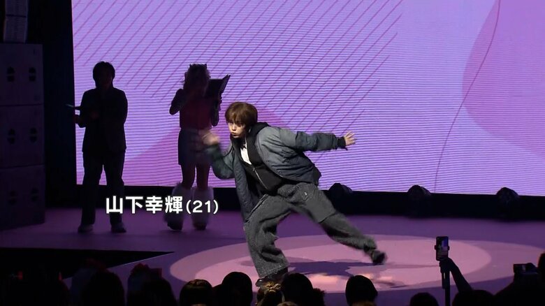 キレキレなダンスで会場は大盛り上がり