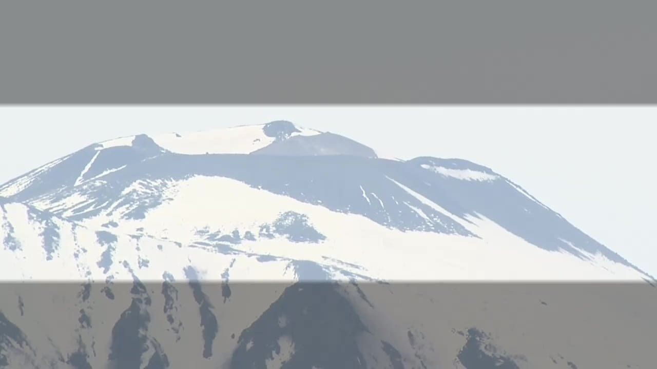 岩手山に“翼を広げたワシ”　春を告げる風物詩