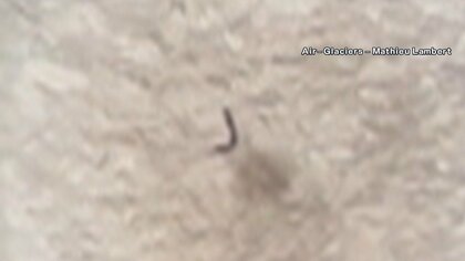 雪崩にのみ込まれ6時間、雪の中からふり続けた1本の手…奇跡の発見の裏側　救助隊員語る「最初は木の枝かと」【スイス】