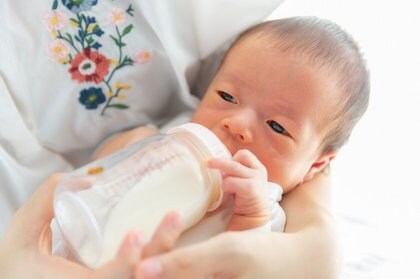 海外支援に頼らず日本製の液体ミルクを。発売から2年、災害時だけで 