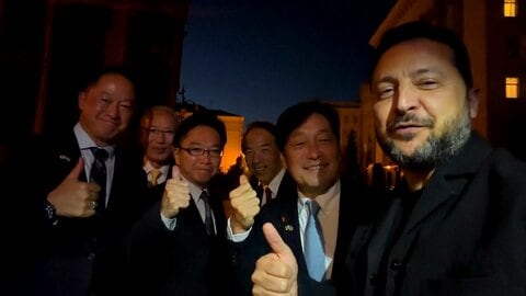 ゼレンスキー大統領が小野寺元防衛相らと会談　ロシア軍の攻撃続く現状訴え日本の支援に感謝