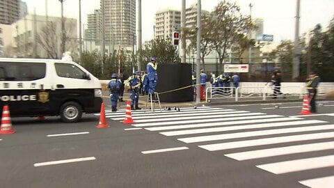 横断歩道渡っていた80代高齢女性がダンプカーにひき逃げされ死亡　黒いダンプカーJR越中島駅方向に逃走　東京・江東区