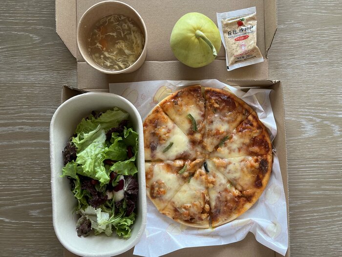 中国での初めての食事はピザ