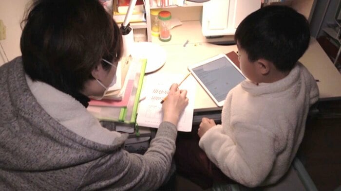 「宿題」に付き添う親の負担も大きかった