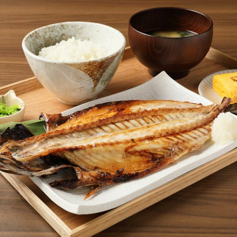 一番人気は“とろさば開き”…名古屋・上前津『干物とお米 サカナバンザイ』定食のお米は国産ひとめぼれを使用｜FNNプライムオンライン