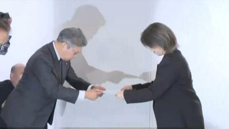 失職決定の田久保市長は時折涙を見せながら… 「進退は支援者と話し合う」 市長選への立候補は明言避ける 5カ月の在任期間を振り返り「一生懸命がんばった。やり切った」|FNNプライムオンライン