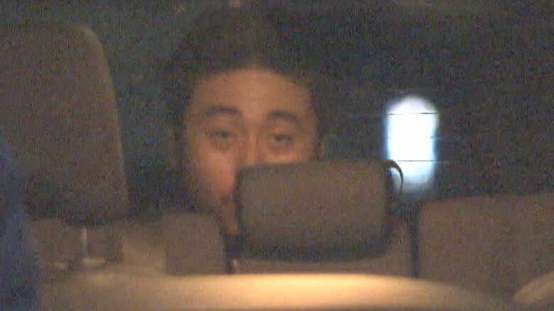 青木政憲容疑者(31)長野中央警察署に移される(5月26日夜)
