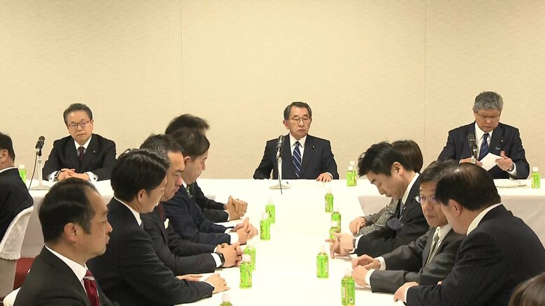 派閥の解散を決めた安倍派議員総会（19日）