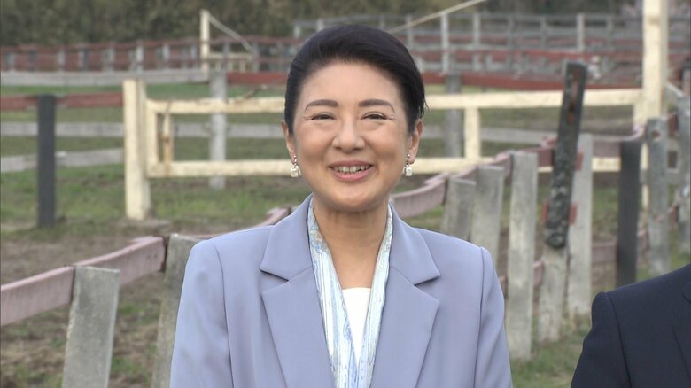 皇后さまは「良い空気の中でゆっくりさせていただくことができれば」などと笑顔を見せられた。