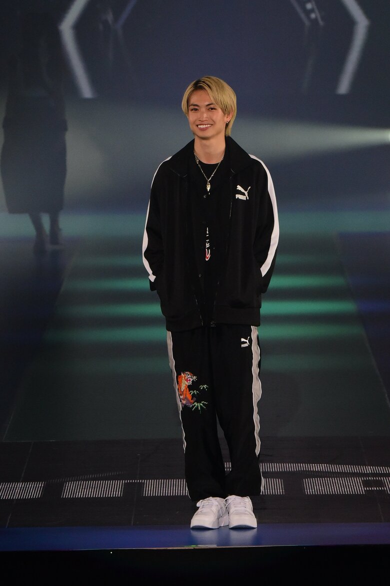 (c)Rakuten GirlsAward 2023 SPRING/SUMMER